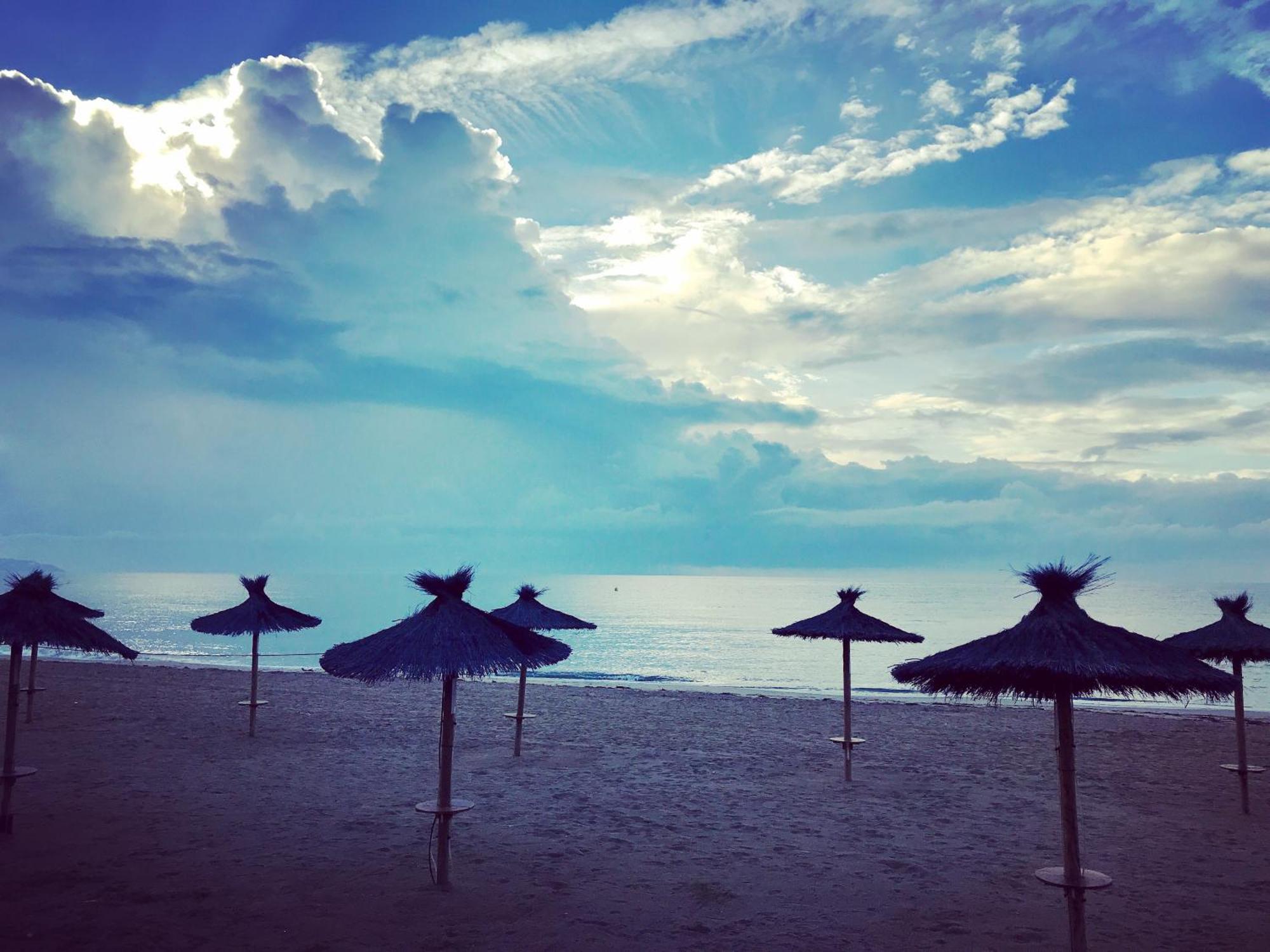 شقة Augusta Beach كامبريلس المظهر الخارجي الصورة